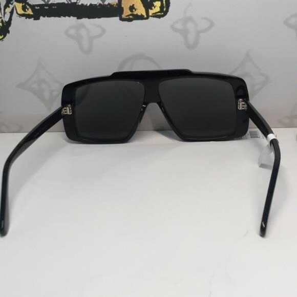 New Authentic Black Rectangular Sunglasses GG1369S 001 - Picture 4 of 10